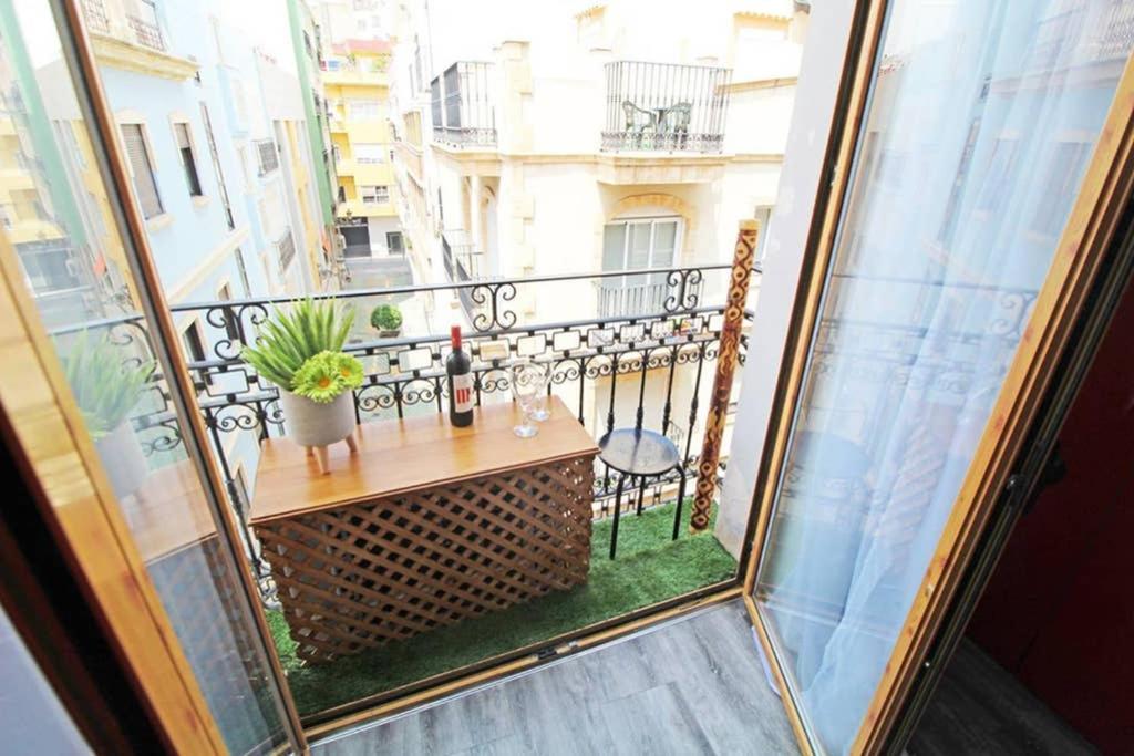 Apartamento De Diseno Centrico 5 Min Playa Alicante Buitenkant foto